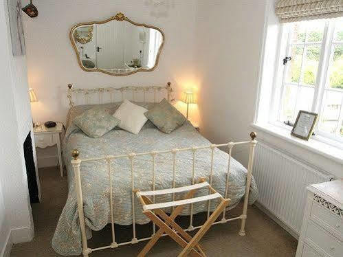 Flint Cottage Chichester Eksteriør bilde